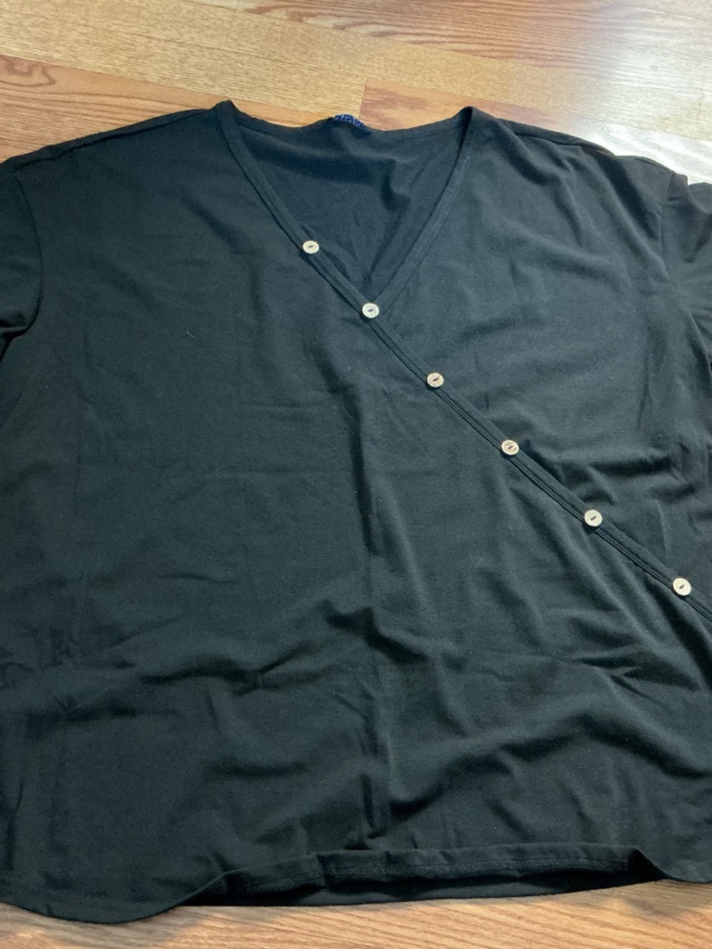 BloomChic Black V~Neck Button Detail Short  Sleeve T~Shirt  Size 3X ( 22/24 )